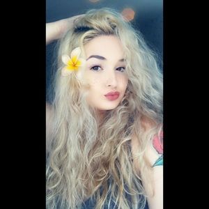 Meet your Posher, Enya